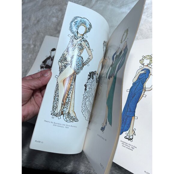 Marilyn Monroe Paper Dolls By Tom Tierney 1978 Dover Publications Vintage Book - Picture 5 of 7